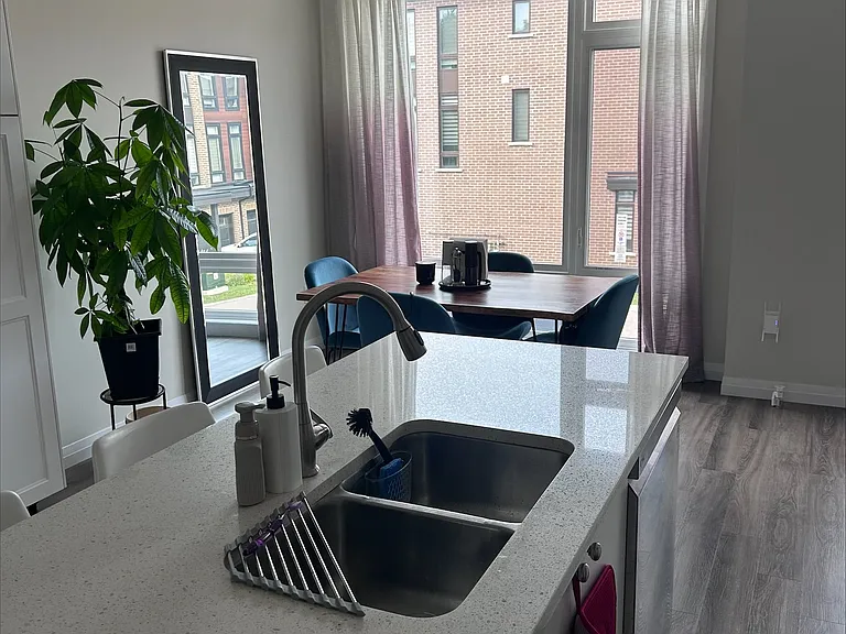 270 Melvin Ave #20 — Photo 2