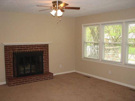 4th image of 11305 E 44th St
