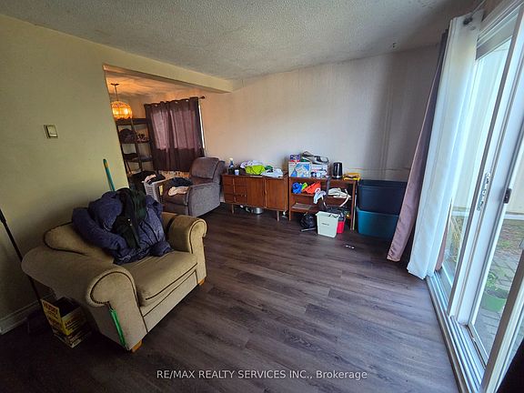 5th image of 49 Huntingwood Cres