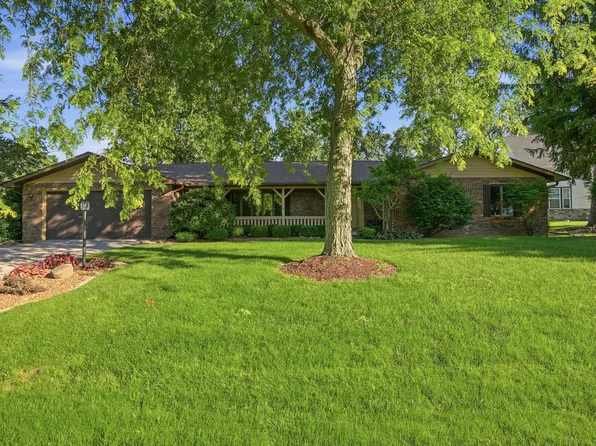 3921 Bonnie Dr, Crown Point, IN 46307