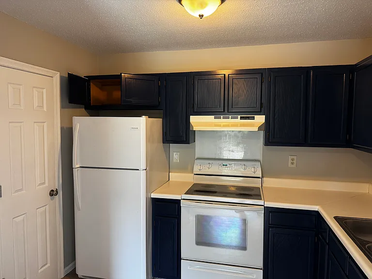 6912 Oak Bend Trl — Photo 3
