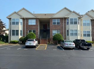 25 Frankie Ln #3207, East Hanover, NJ 07936