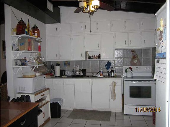 2nd image of 1450 NE 155th Ter