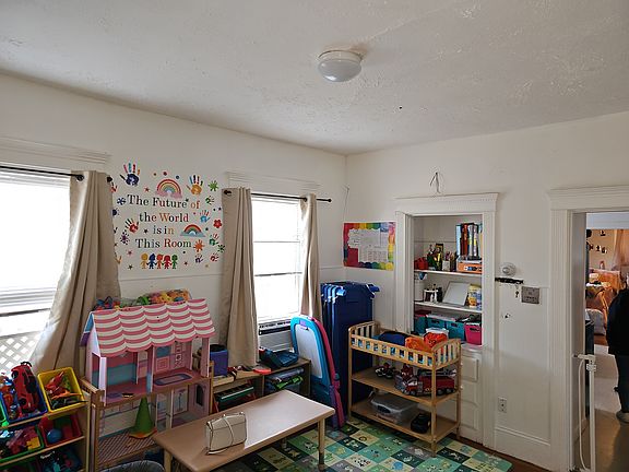 3rd image of 14 Holland Ave APT 5