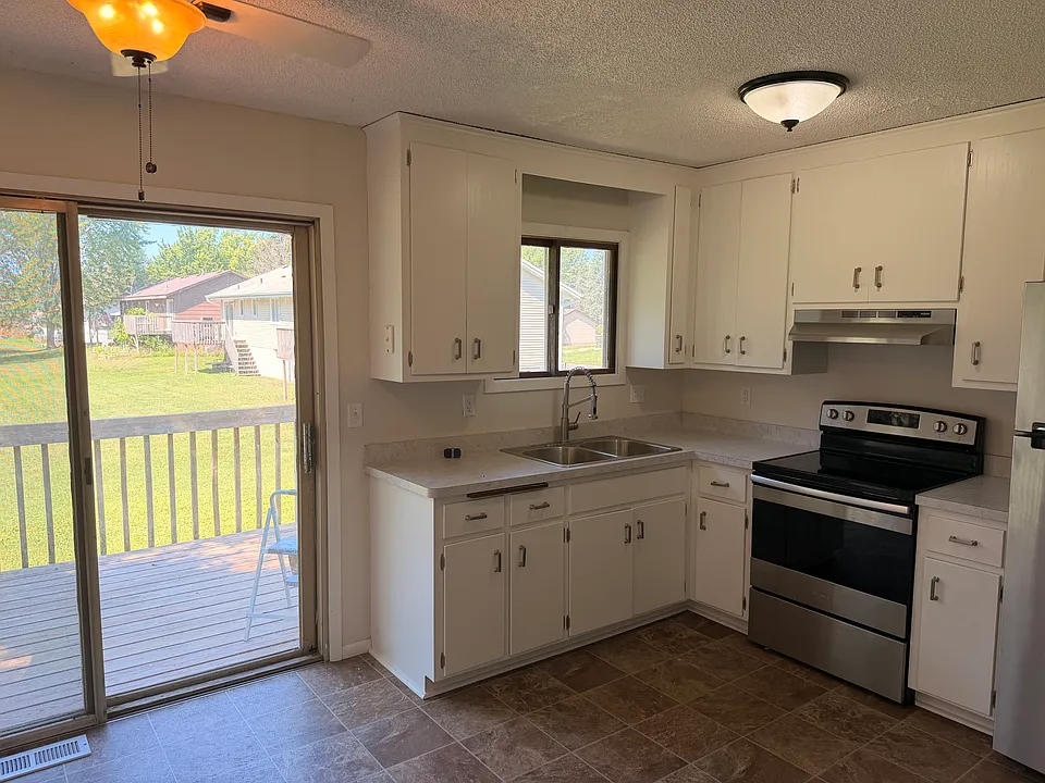 14827 Charleston Ave #14827