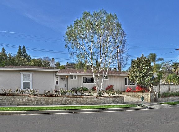 2nd image of 4559 Canoga Dr