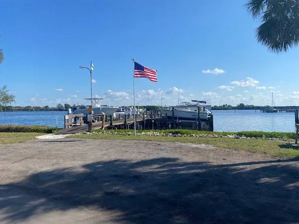 16 Riverview Ln, Bradenton, FL 34208