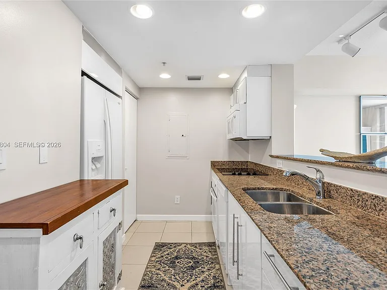 335 Biscayne Blvd #2706 — Photo 7
