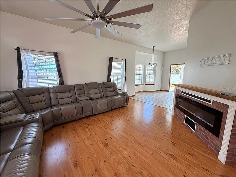 1011 Minnesota Ave — Photo 11