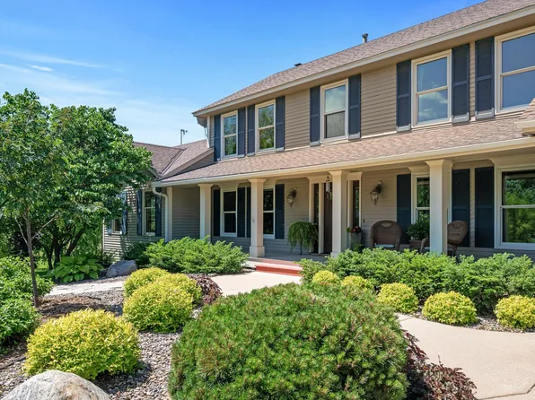 24710 Beard Ct, Lakeville, MN 55044