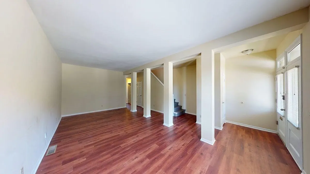 Building Photo - 3861 McRee Ave