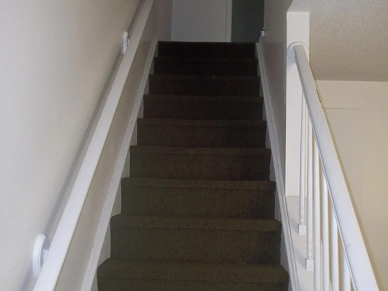 100 Mark Ln #F9 — Photo 11