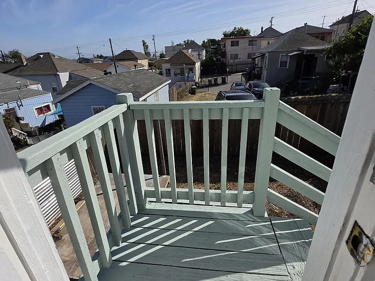 2033 E 20th St — Photo 27