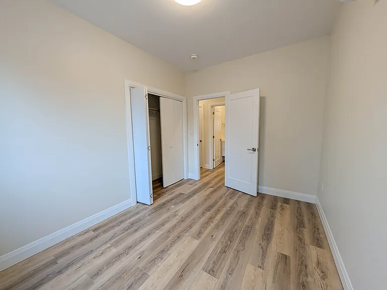 70 Scott St W #3 — Photo 13