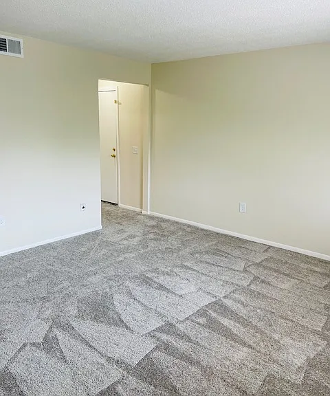 Cambridge Woods Apartments — Photo 11