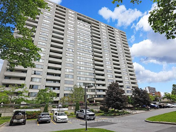 2nd image of 2625 Regina St #207