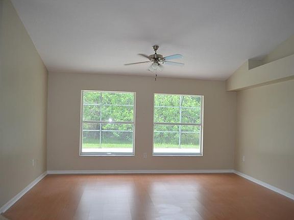 2nd image of 2652 Willow Glen Cir