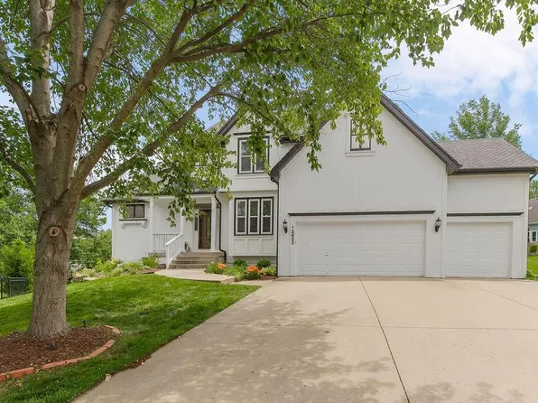 12823 Connell St, Overland Park, KS 66213