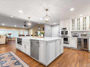 110 New Ballwin Rd, Ballwin, MO 63021