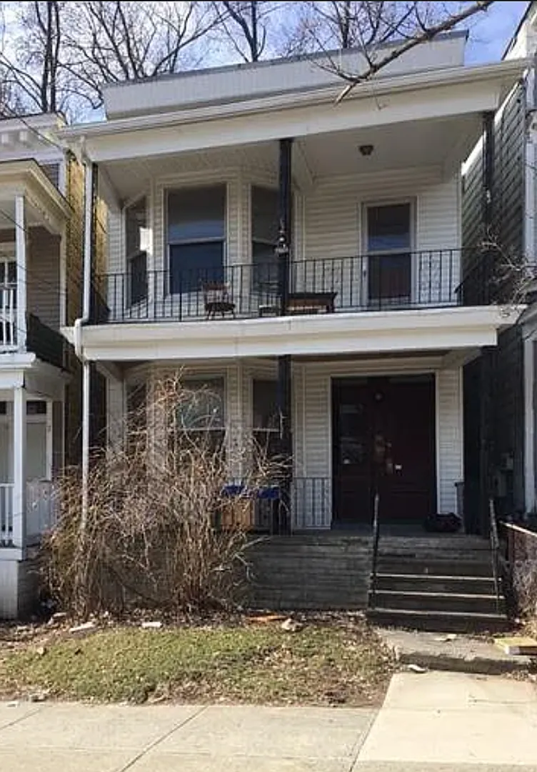 Affordable 3 bedroom, 1 bathroom, 1st floor — Photo 1