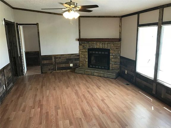 2nd image of 2906 County Road 601