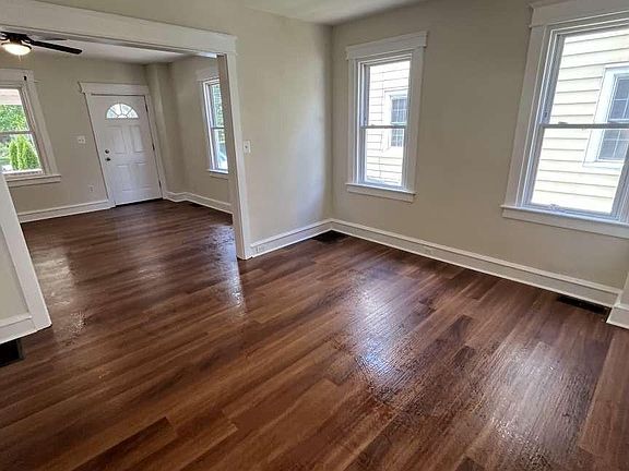 5th image of 203 W Ashland Ave
