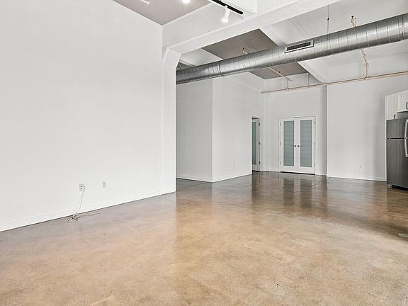 4th image of 444 N 4th St Unit 216