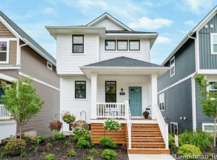818 S Lake St, Whitehall, MI 49461