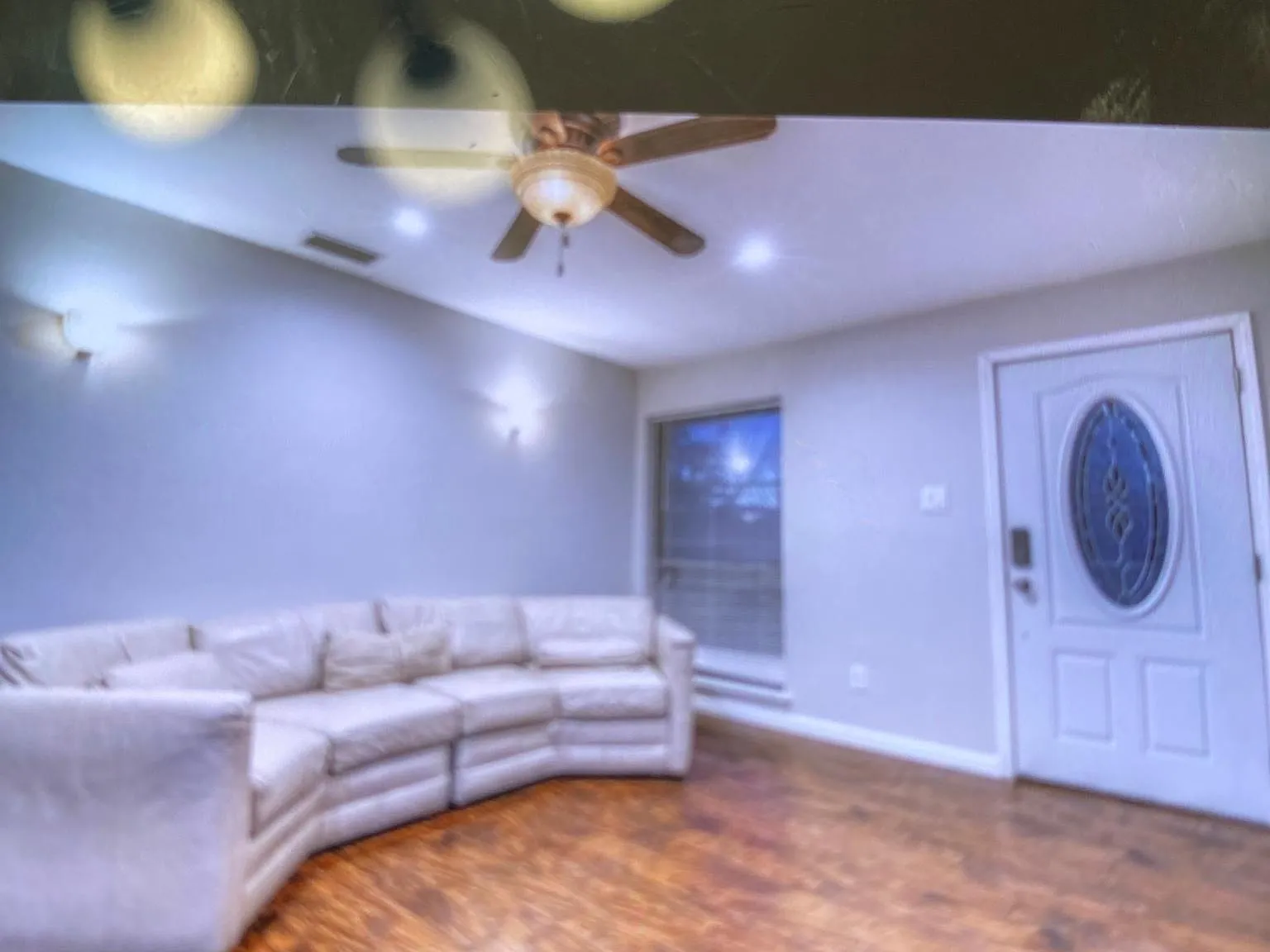 3 bed, 1400 sqft, $1,800 — Photo 2