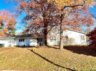 210 Sycamore Ln, Greenfield, IN
