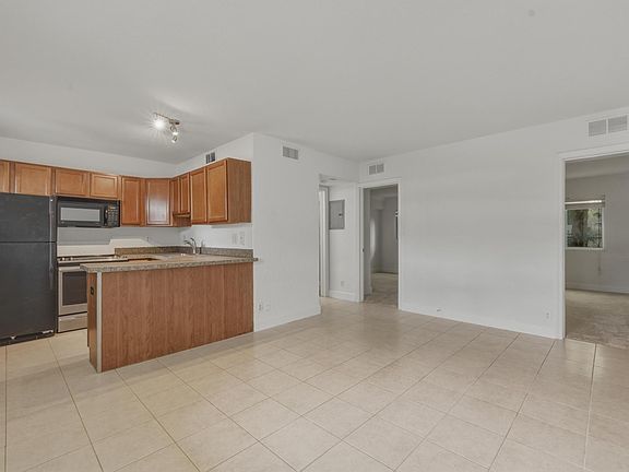 5th image of 2660 NE 8th Avenue #102