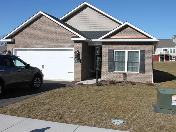 155 Vinnie Ave NW, Christiansburg, VA 24073