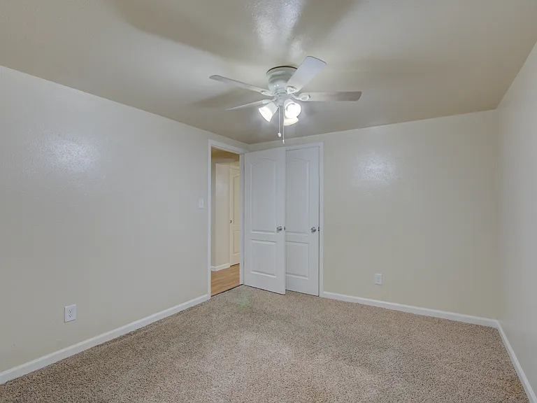Lampliter Apartments — Photo 32