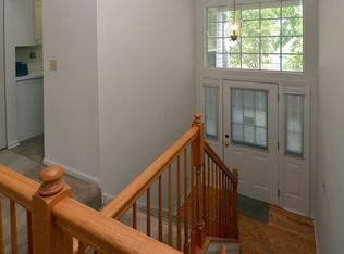 2654 S Embers Ln, Arlington Heights, IL 60005