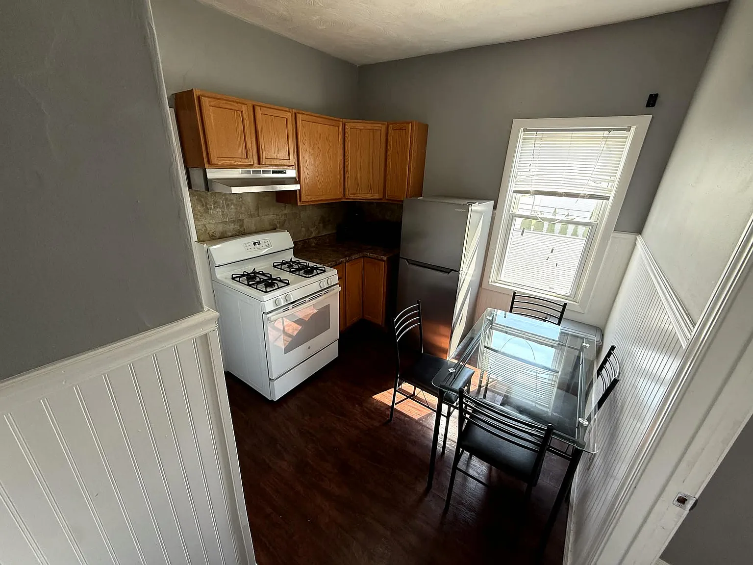 2 bed, $1,300 — Photo 4