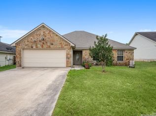 106 Ocotillo, Jourdanton, TX 78026