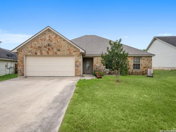 106 OCOTILLO, Jourdanton, TX 78026