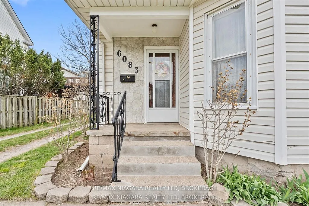 2 bed, $1,600 — Photo 2