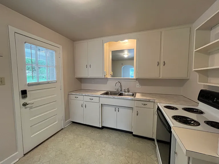 202 Maple Ln — Photo 11