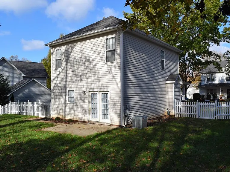 21345 Aftonshire Dr — Photo 21