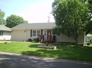 816 Robinhood Rd, Mexico, MO 65265