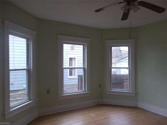 3rd image of 221 Columbus St