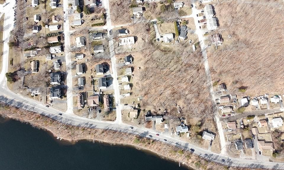 2nd image of 24 Chequeset Rd