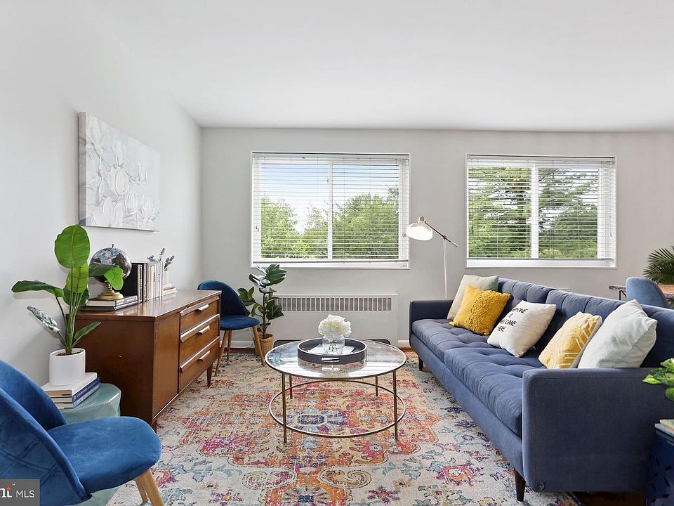 1st image of 2061 N Woodstock St APT 201