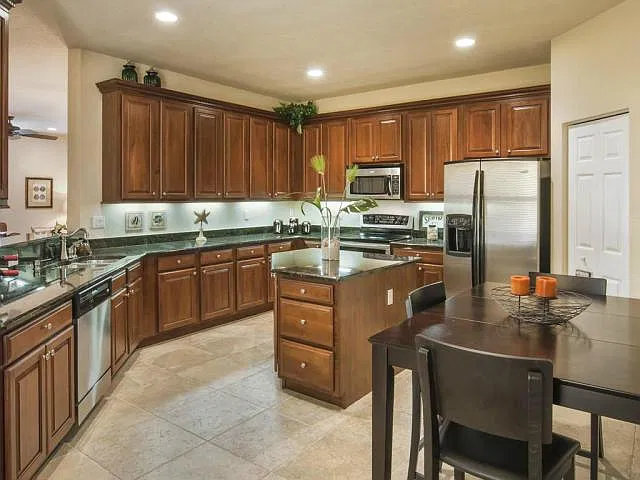 314 Provence Pl — Photo 2