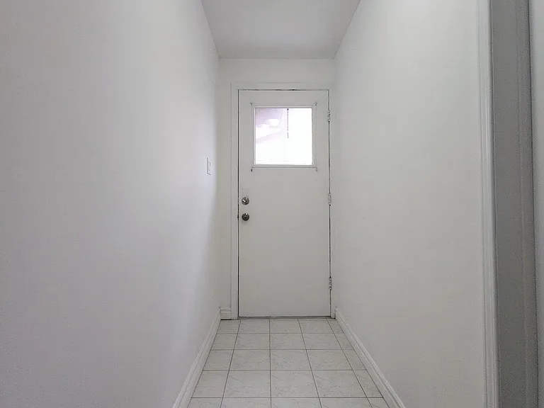 27 Macklingate Ct — Photo 14