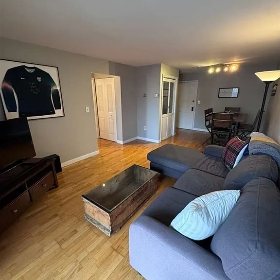 20 Central St #215 — Photo 4