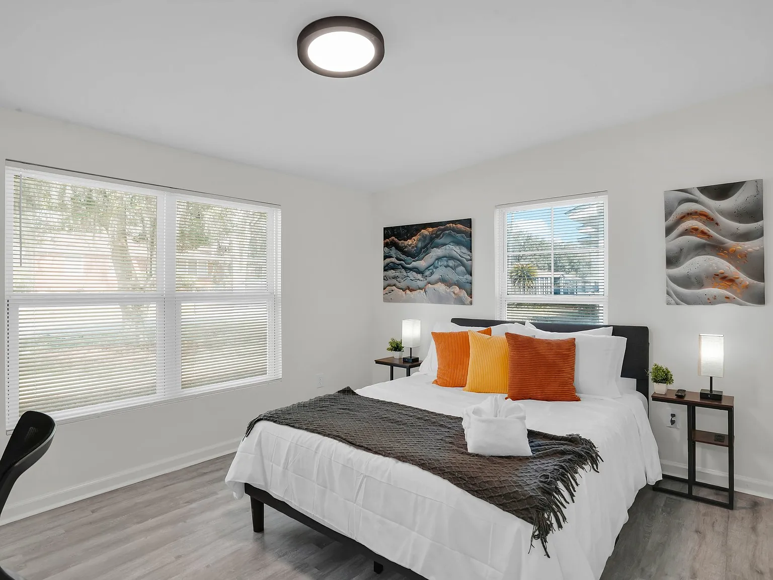 5 bed, 2300 sqft, $5,500 — Photo 1