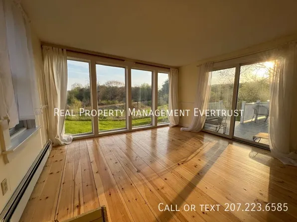 1 Summer St #4, Freeport, ME 04032