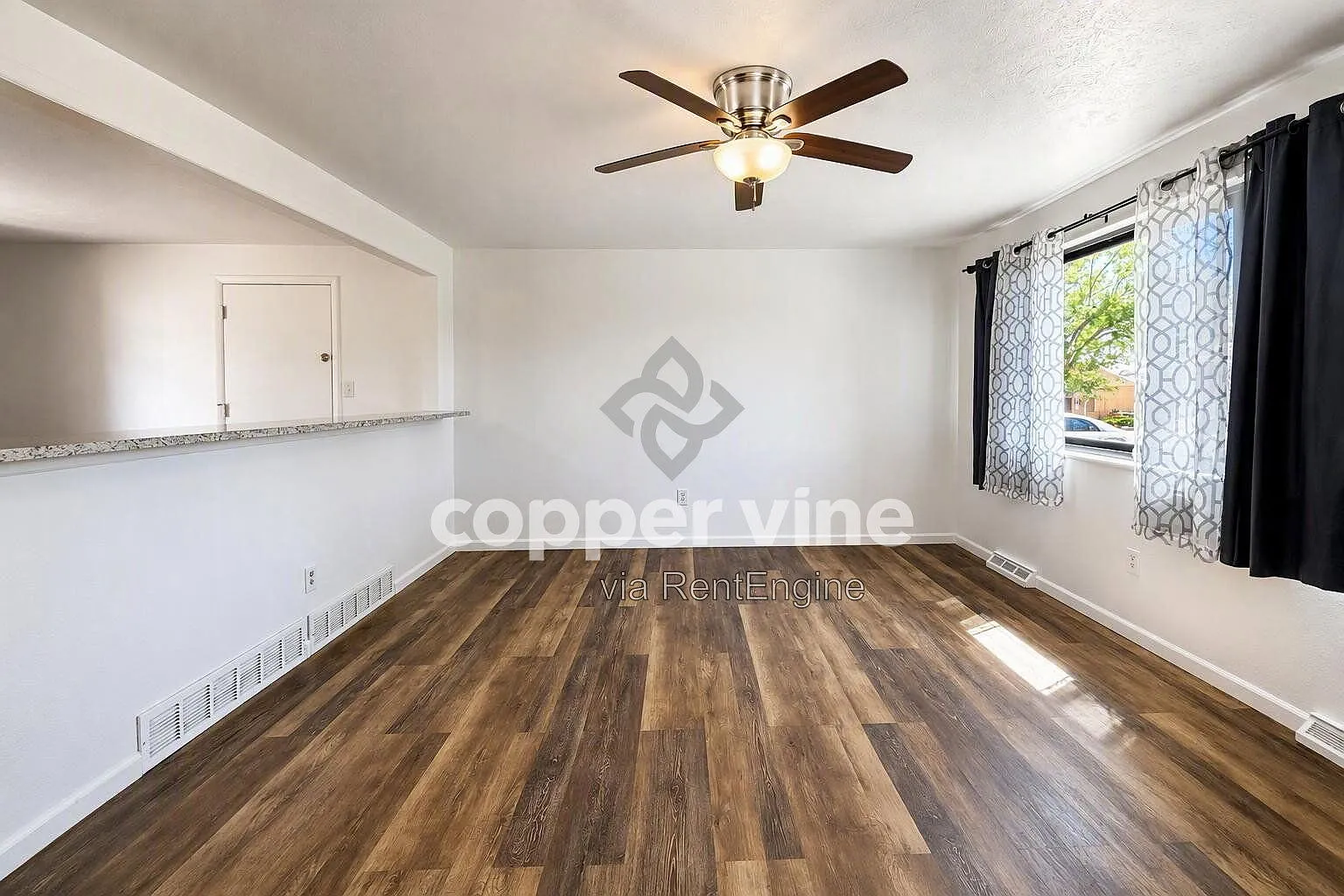 4 bed, 2.0 bath, 2286 sqft, $3,330 — Photo 3